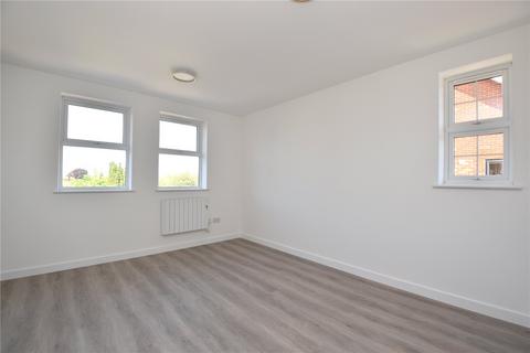 2 bedroom apartment for sale, High Road West, Felixstowe, Suffolk, IP11