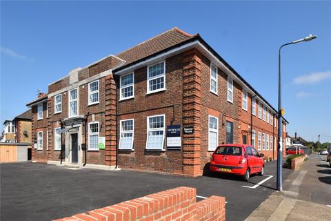 2 bedroom apartment for sale, High Road West, Felixstowe, Suffolk, IP11