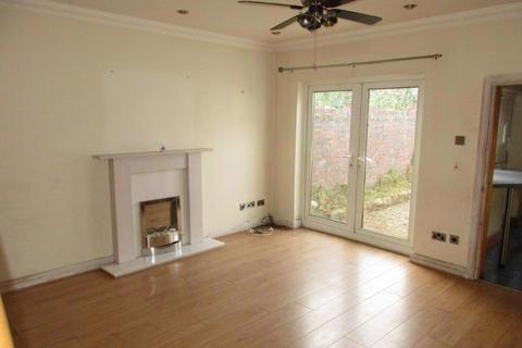 3 bedroom end of terrace house to rent, Barker Street, Leigh, WN7