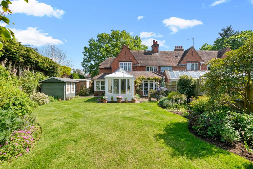 Tilt Road, Cobham, KT11 5 bed semidetached house for sale £1,250,000