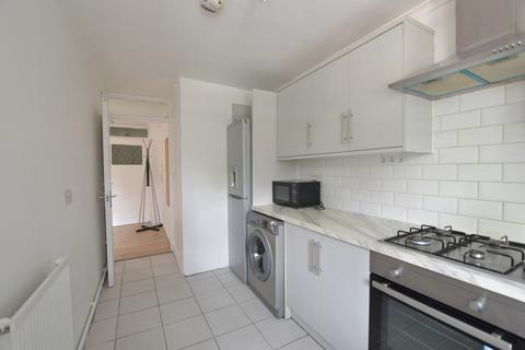2 bedroom flat to rent, Cordwainers Walk, London E13