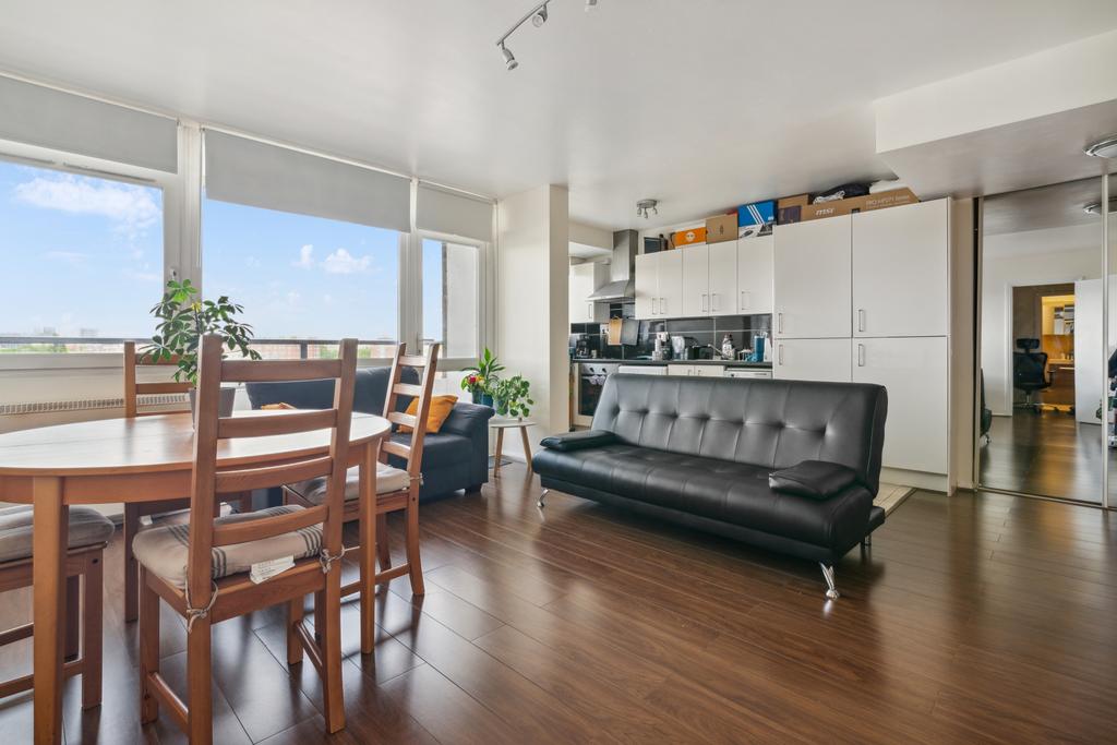 Stuart Tower, 105 Maida Vale, London 1 bed flat to rent £2,000 pcm (£