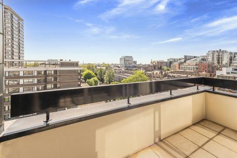3 bedroom flat for sale, The Water Gardens, Burwood Place, London