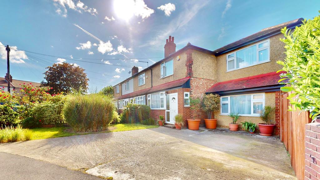 Woodrow Avenue, Hayes UB4 3 bed end of terrace house for sale £579,950