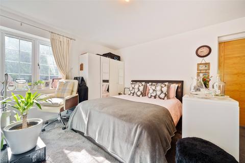 1 bedroom maisonette to rent, Finchampstead, Wokingham RG40