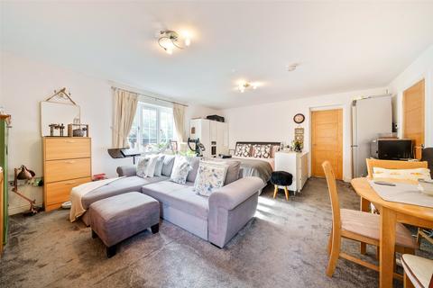 1 bedroom maisonette to rent, Finchampstead, Wokingham RG40