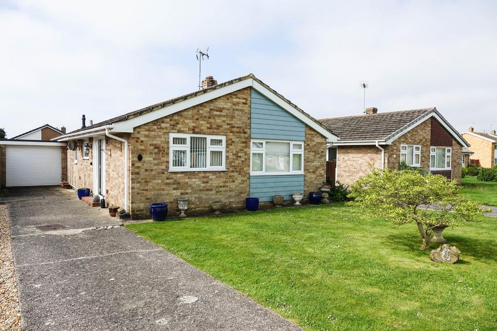 Andrew Avenue, Felpham 2 bed bungalow for sale £415,000