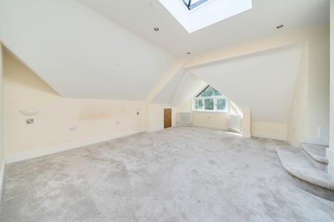 5 bedroom detached house to rent, Holwood Park Avenue Orpington BR6