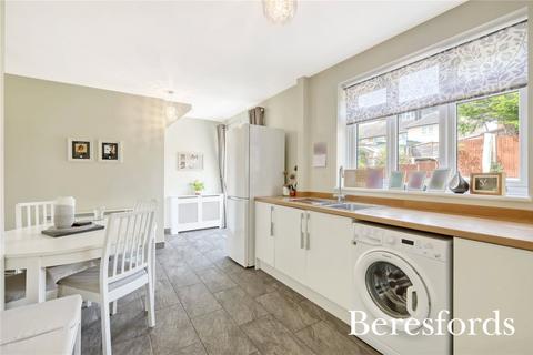 3 bedroom terraced house for sale, Fairford Way, Romford, RM3