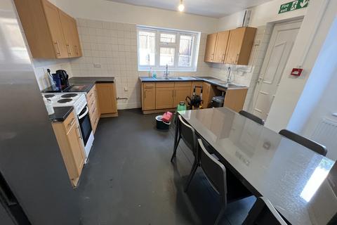 1 bedroom in a house share to rent, Dean Road, London NW2