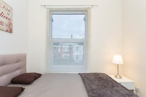 1 bedroom in a house share to rent, Lower Richmond Road, London SW15