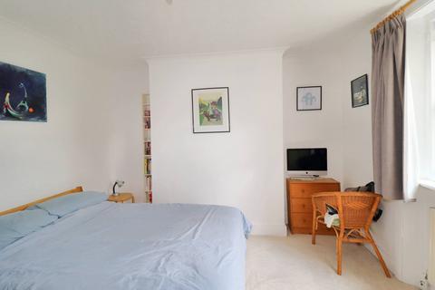 2 bedroom flat for sale, Cadogan Road, Surbiton KT6