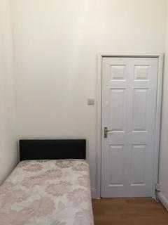 1 bedroom in a house share to rent, High Street, London NW10