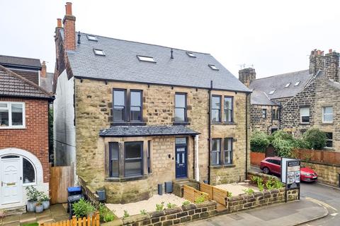 College Street, Harrogate, HG2