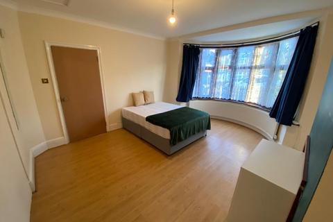 1 bedroom in a house share to rent, Northwick Avenue, Harrow HA3