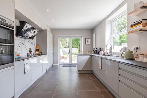 74 Common Lane, New Haw, Addlestone, KT15 3LL