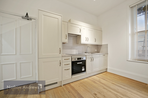 1 bedroom flat to rent, St. Charles Square, London W10