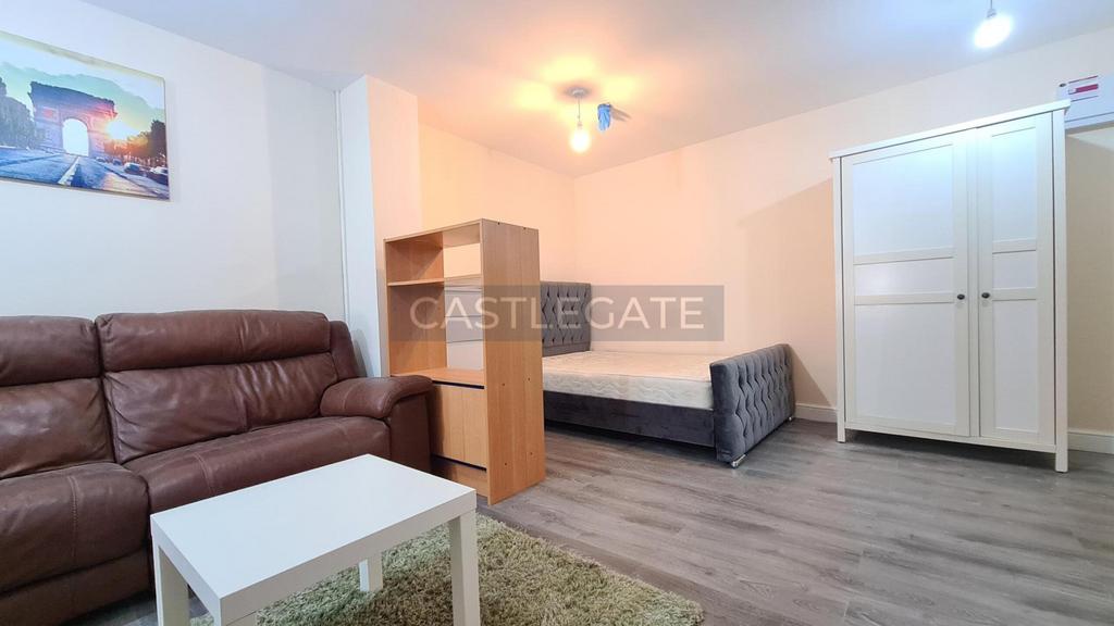 Westgate Apartments, Room 10, Temple Close, Hudder