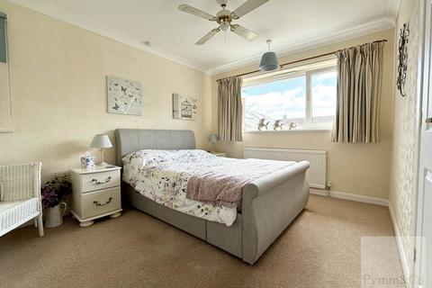 3 bedroom bungalow to rent, Brettingham Avenue, Norwich NR4