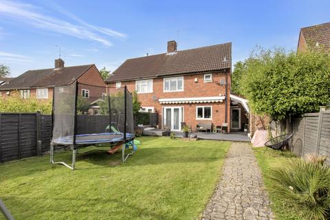 32 Barnfield Road, Crawley, RH10 8HQ