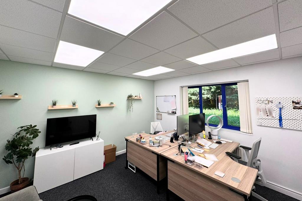 Small Office 2.png