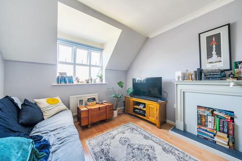 2 bedroom apartment for sale, Goldsworth Road, Woking, Surrey, GU21