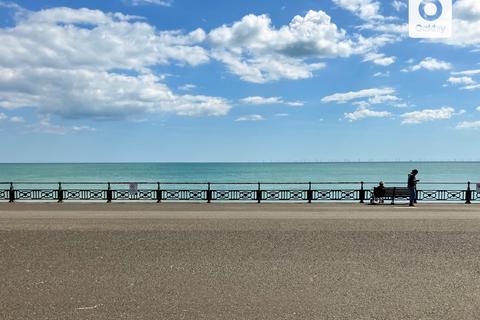 Lodge for sale, Hove Promenade (Close to Grand Avenue)