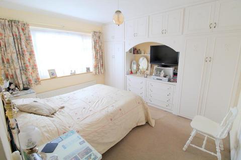 3 bedroom detached house for sale, Long Drive, Burnham