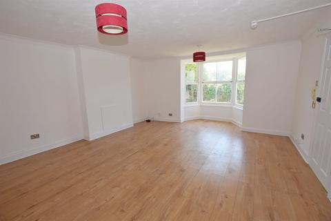1 bedroom flat to rent, West Street, Bognor Regis, PO21