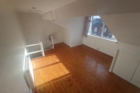 2 bedroom terraced house to rent, Leeds LS11