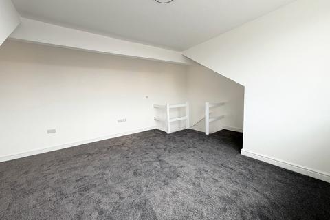 2 bedroom terraced house to rent, Leeds LS11