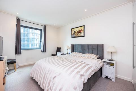 2 bedroom apartment for sale, South Quay Square, London, E14 9LT