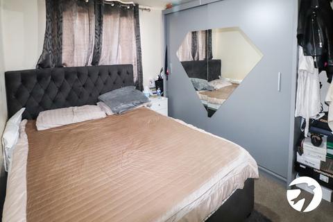 2 bedroom flat for sale, Shortlands Close, Belvedere, Kent, DA17