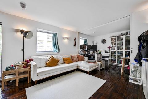 3 bedroom flat for sale, Teal Street, Greenwich, London, SE10