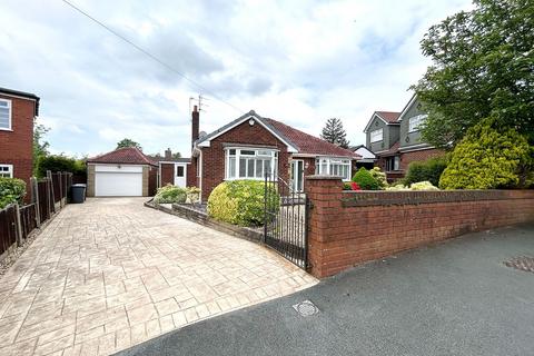 2 bedroom detached bungalow for sale, Oakwood Avenue, Ashton-in-Makerfield, Wigan, WN4 9NS