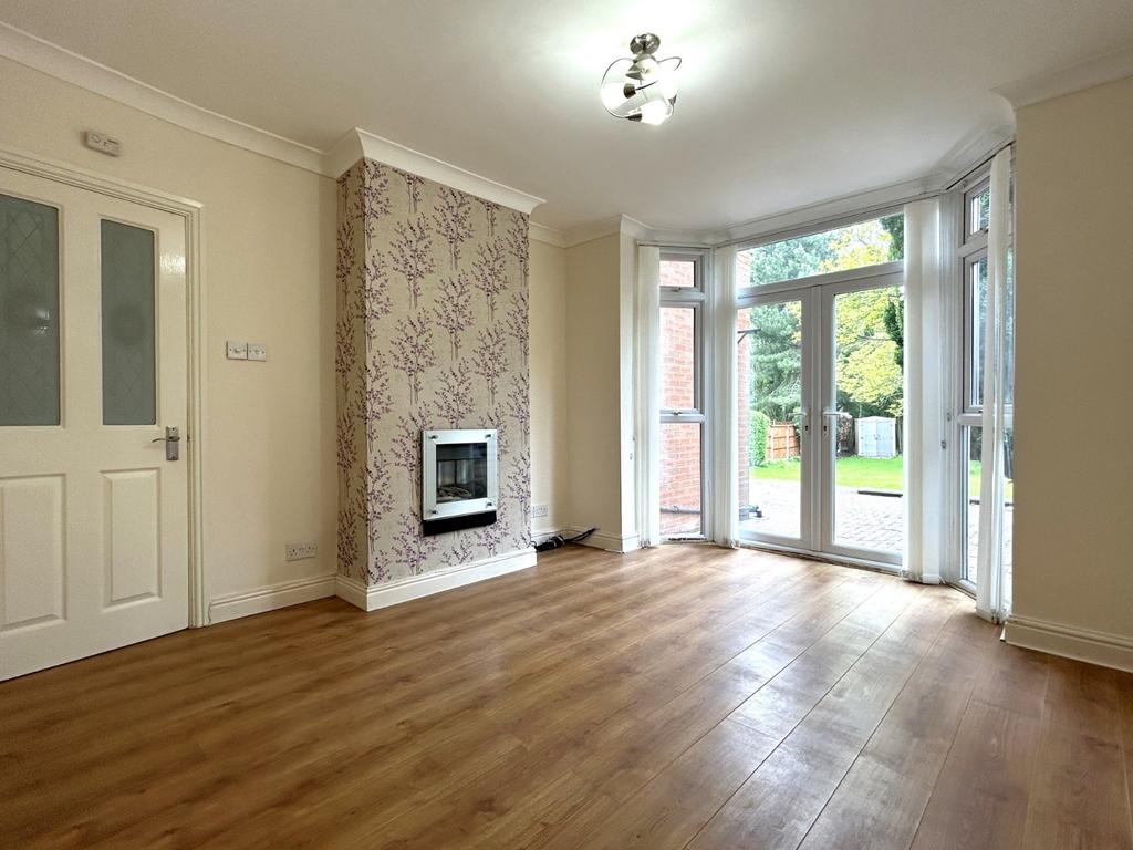 Delves Crescent, Walsall, West... 4 bed semidetached house £1,400