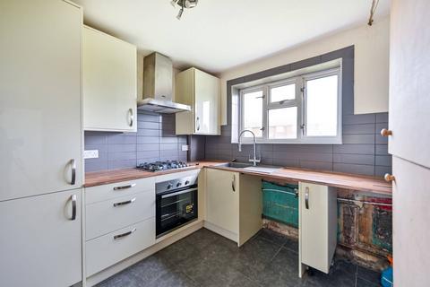 2 bedroom flat for sale, Brabazon Road, Hounslow, TW5