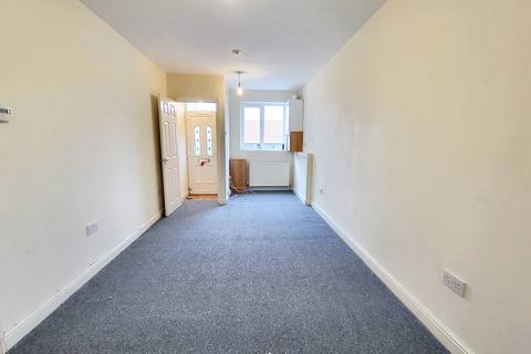 2 bedroom ground floor flat to rent, Queen Alexandra Road, Seaham SR7