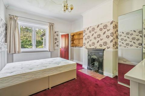 2 bedroom terraced house for sale, Rosebery Road, Bushey