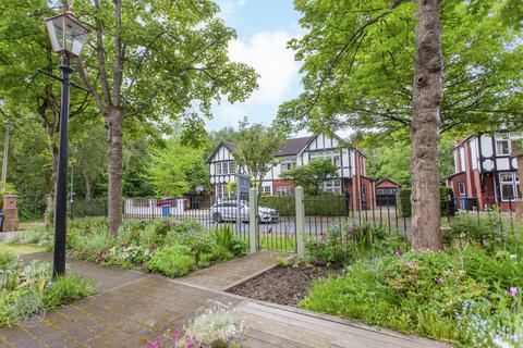 4 bedroom detached house for sale, Enfield Road, Eccles, Manchester, Greater Manchester, M30 9NF