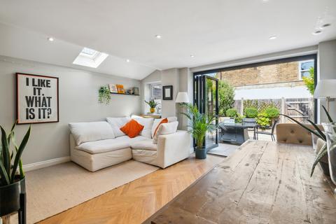 Garden Flat, 54 Trinity Road, London, SW17 7RH