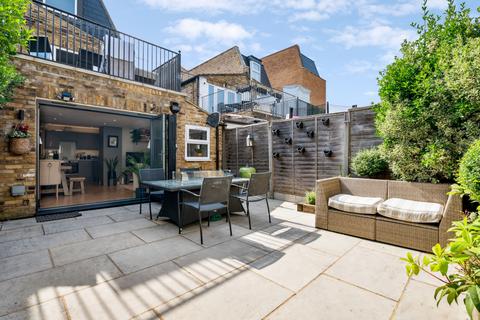 Garden Flat, 54 Trinity Road, London, SW17 7RH