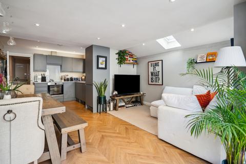 Garden Flat, 54 Trinity Road, London, SW17 7RH