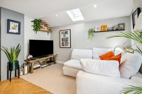 Garden Flat, 54 Trinity Road, London, SW17 7RH