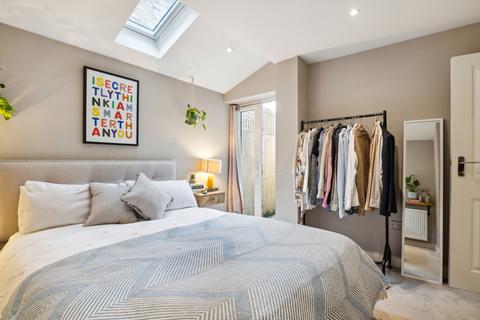 Garden Flat, 54 Trinity Road, London, SW17 7RH