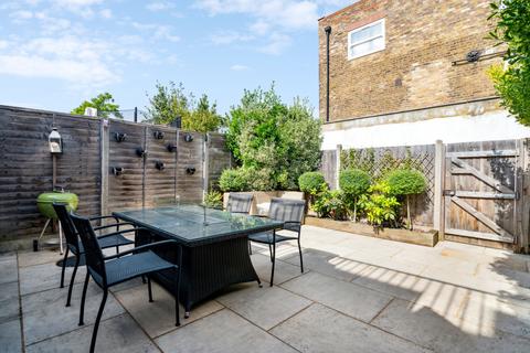 Garden Flat, 54 Trinity Road, London, SW17 7RH