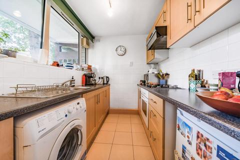 96 Winterfold Close, London, SW19 6LF