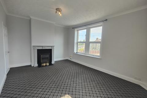 2 bedroom flat to rent, Station Road, Ossett, Wakefield, WF5