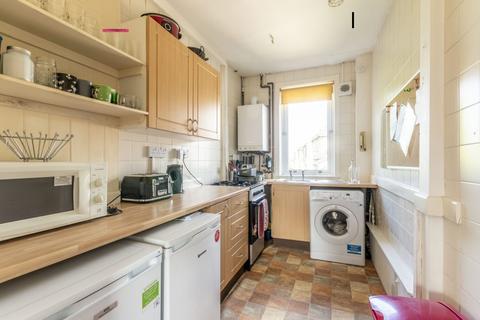 3 bedroom flat to rent, 0614L – Portobello Road, Edinburgh, EH8 7AY