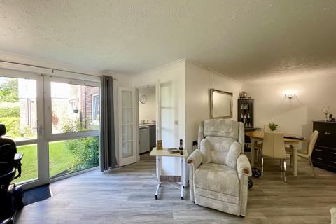 1 bedroom apartment for sale, Burges Court, Thorpe Bay, Essex, SS1